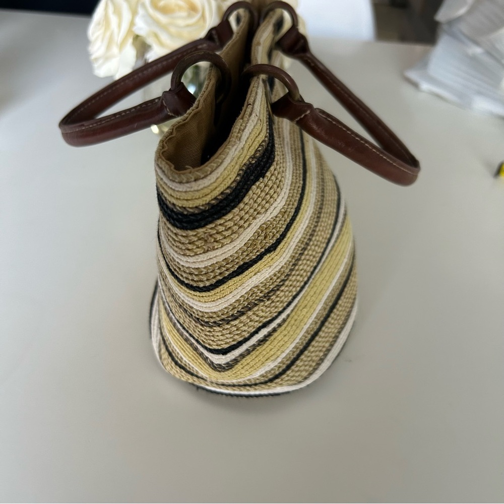 Woven double handle bucket bag - Picture 2 of 11